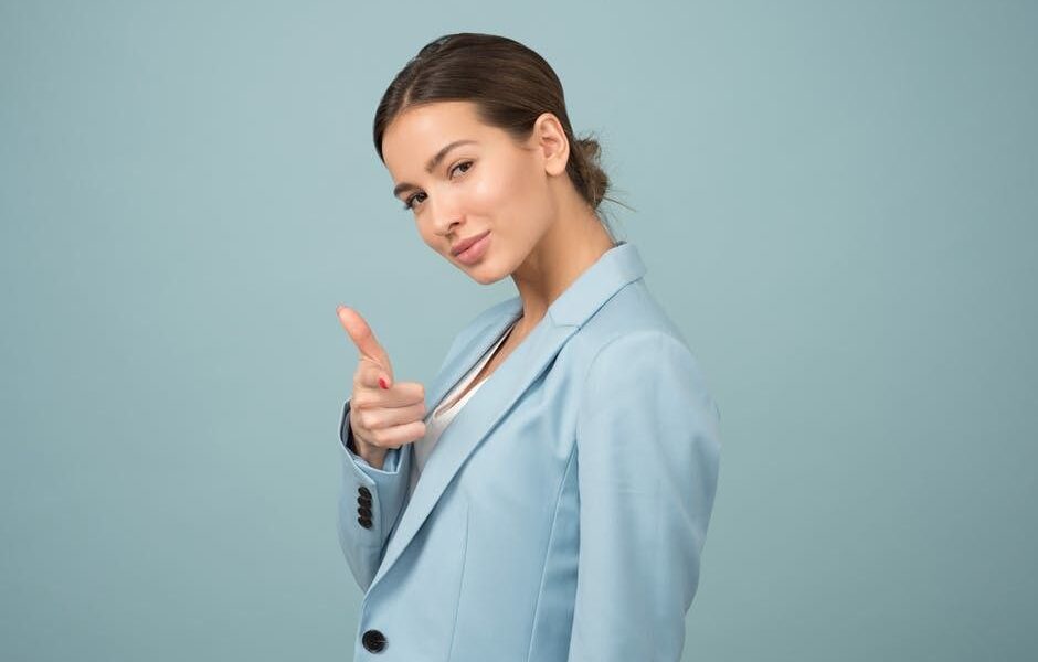 Как выбрать крем для защиты лица в холодную погоду: секреты звезд