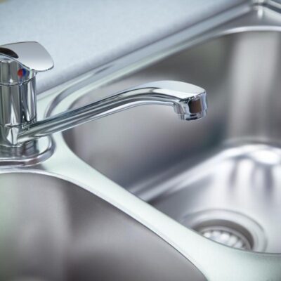 Как избавиться от засоров в трубах: быстрые и безопасные способы для вашего дома