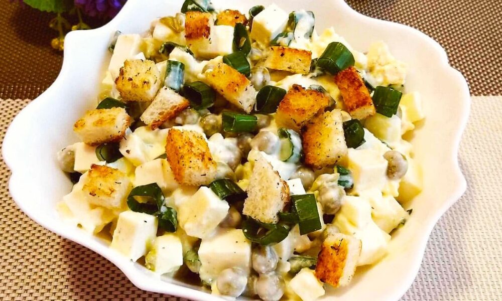 Салат "Зимняя свежесть": легкий, вкусный и экономный рецепт на весь сезон