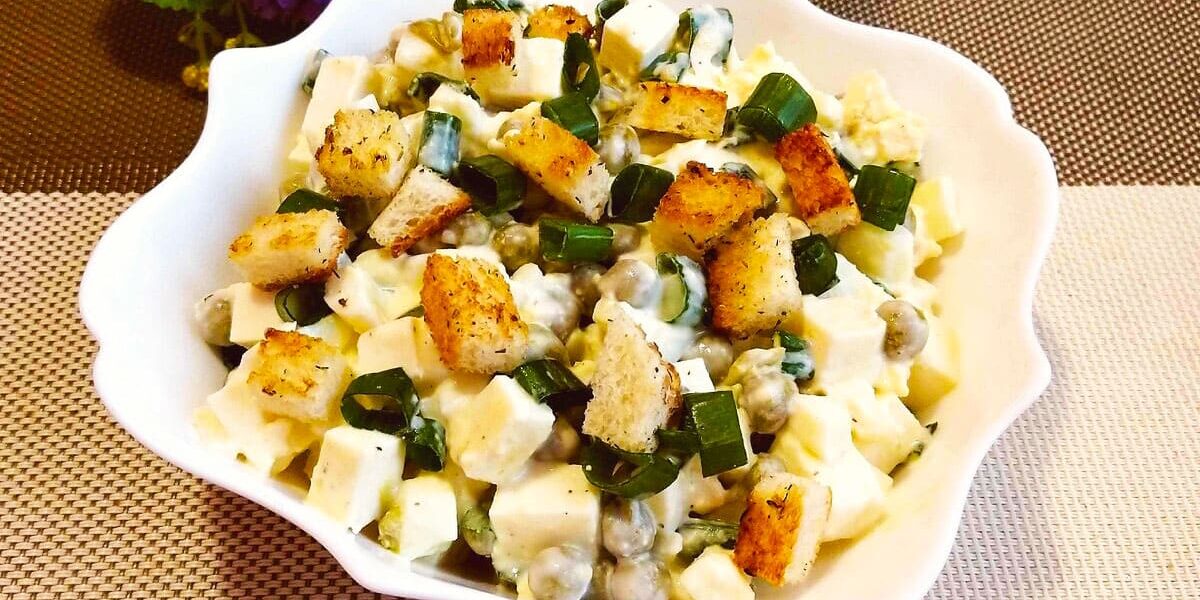 Салат "Зимняя свежесть": легкий, вкусный и экономный рецепт на весь сезон