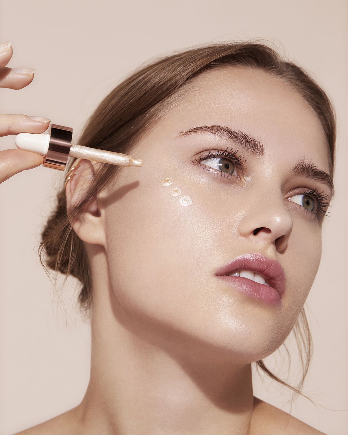 Сияющая кожа без высыпаний: секреты идеального хайлайтера