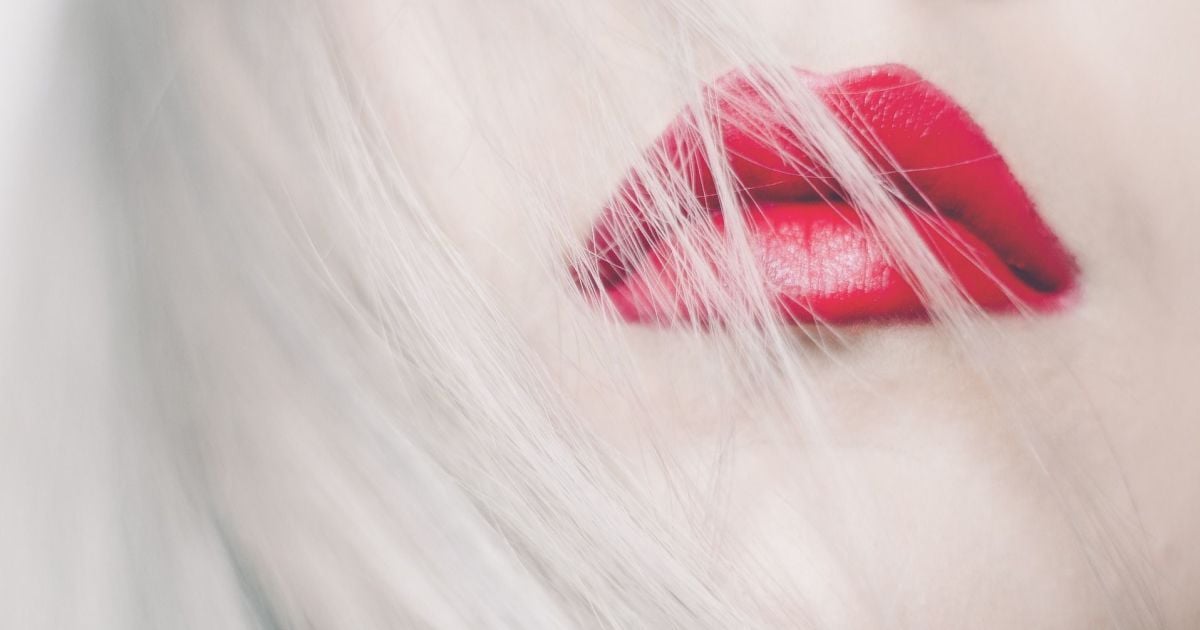 Цветовые решения для губ: какой оттенок помады выбрать по знаку зодиака