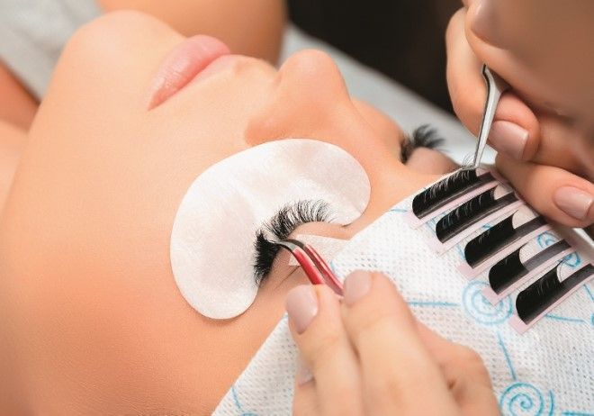 10 секретов идеальных наращенных ресниц: что нужно знать перед процедурой