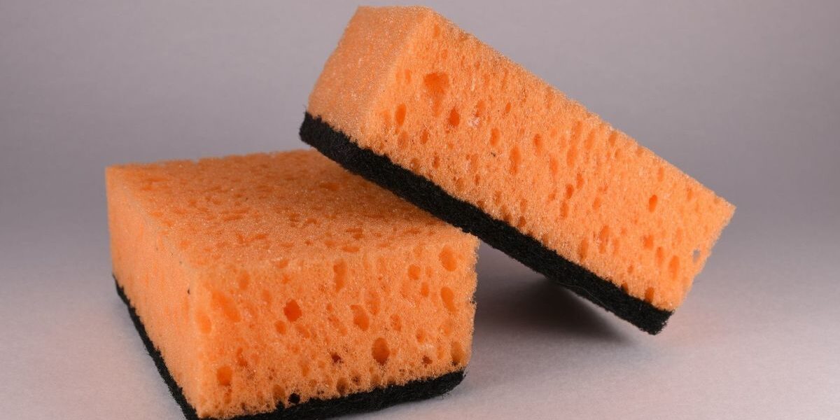 Лайфхаки для дома: как кухонные губки спасут в экстренной ситуации