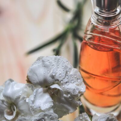 Почему духи быстро выветриваются: главная ошибка, которую допускают все женщины