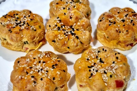 Быстрые и вкусные маффины: сытный вариант для завтрака или перекуса