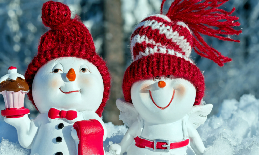 Именины 25 февраля: как поздравить именинников и какие подарки выбрать