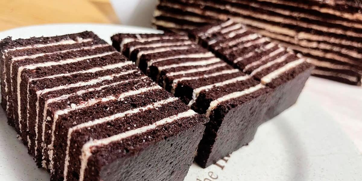 Легкий торт "Спартак": быстрый рецепт без раскатки коржей