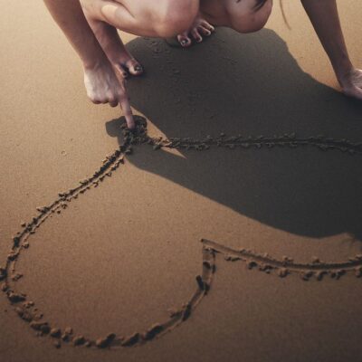 Что действительно ценят женщины после 40 в отношениях: психология и ожидания