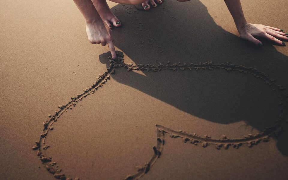 Что действительно ценят женщины после 40 в отношениях: психология и ожидания