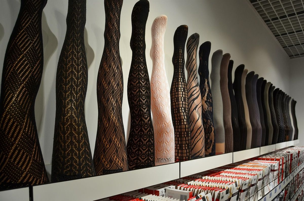 Модные колготки осени 2023: тренды и стильные образы от экспертов моды