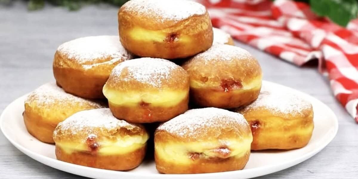 Пышные пончики с любимой начинкой: простой и проверенный рецепт для вас
