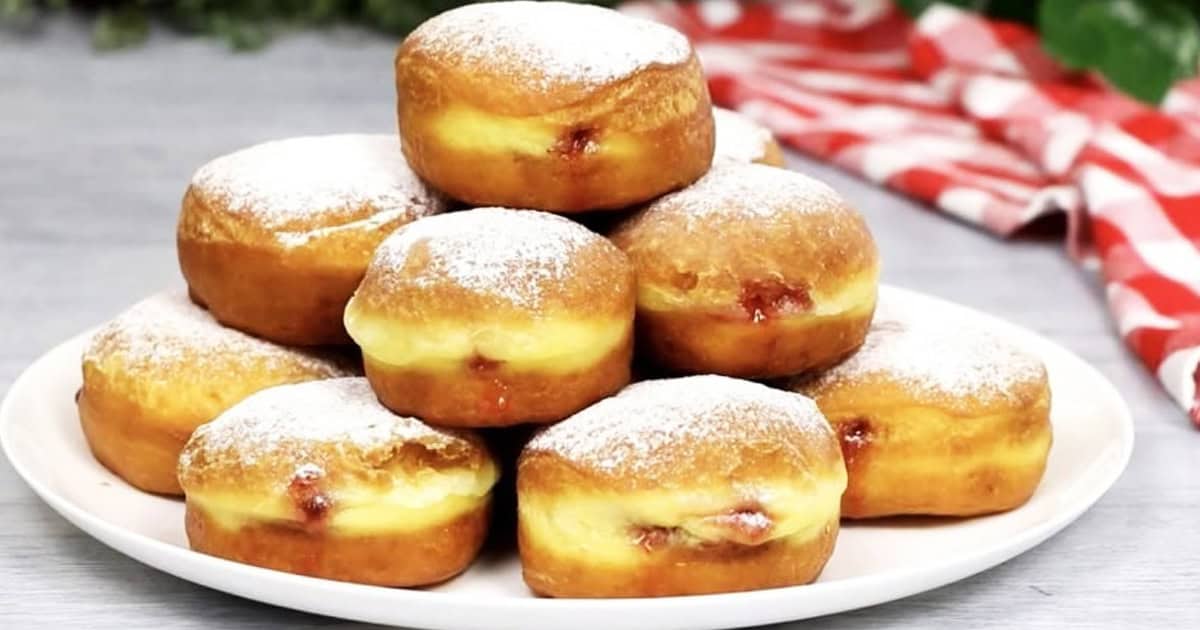 Пышные пончики с любимой начинкой: простой и проверенный рецепт для вас
