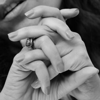 Почему волосы и ногти растут быстрее с одной стороны: секреты красоты и здоровья