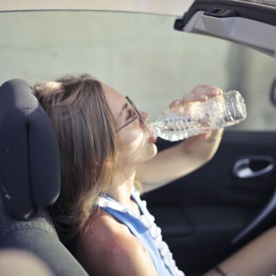 Секреты звезд: как звезды справляются с потом в жару без вреда для здоровья