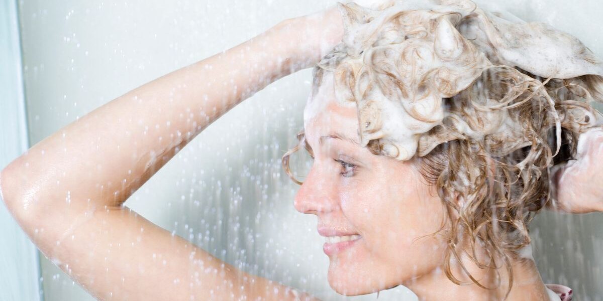 Летние ошибки в уходе за волосами: как избежать их и выглядеть как звезда