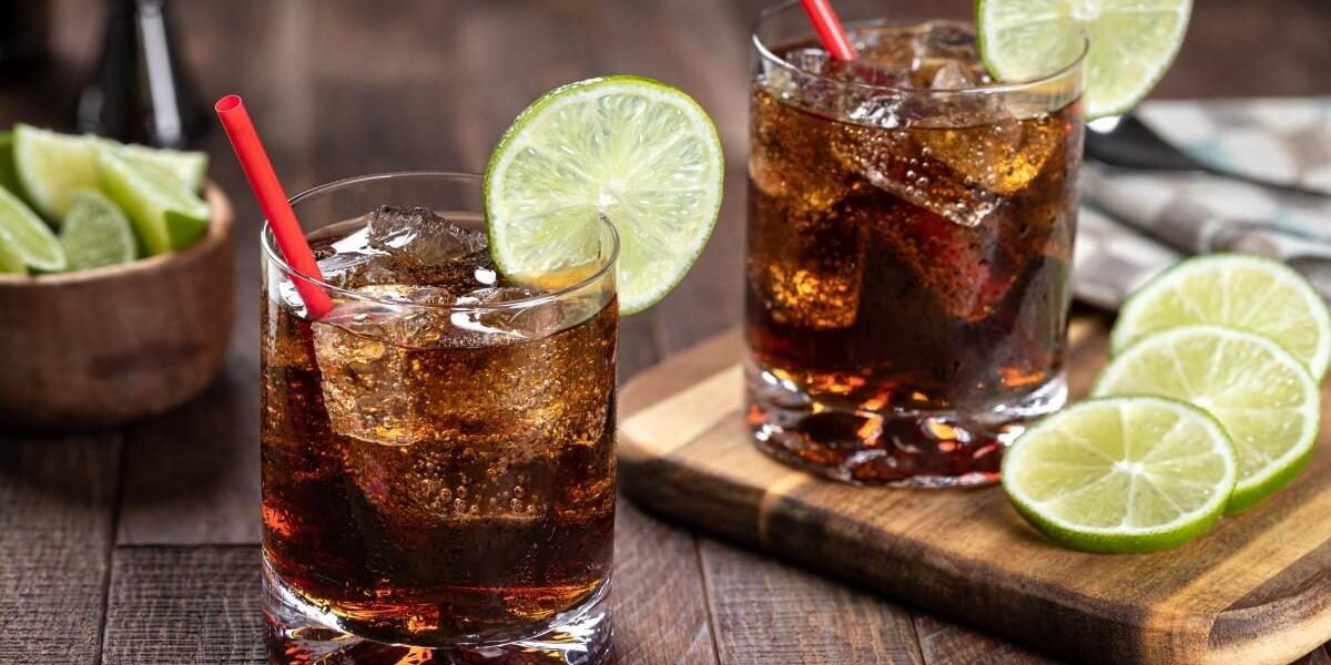 Ром: как выбрать, пить и чем закусить, чтобы угодить себе