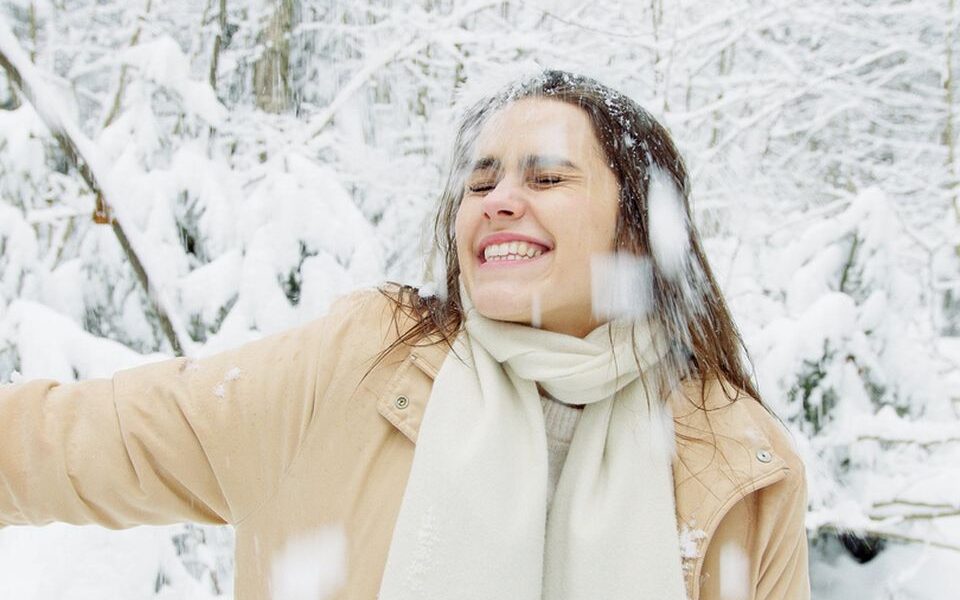 Зимний уход за волосами: секреты красоты от звезд