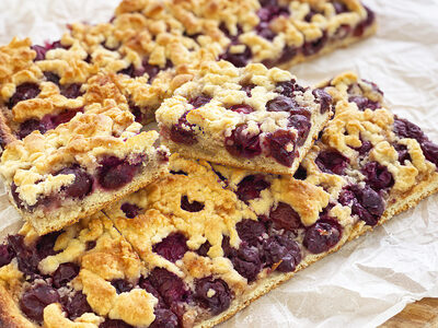 Сладкая вишнёвая выпечка: простой рецепт любимого пирога