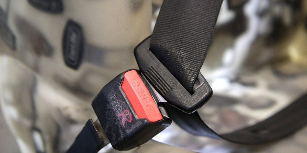 Кто отвечает за непристегнутого пассажира: разбираемся в штрафах для женщин