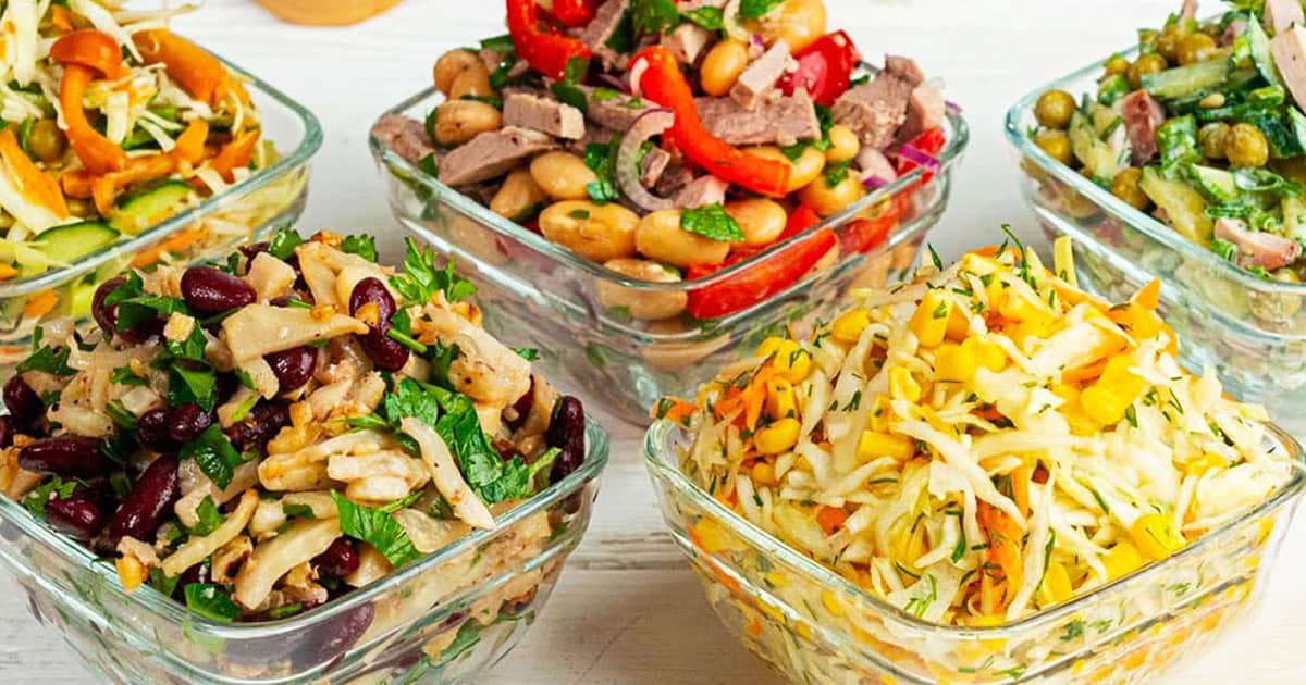 Легкие и вкусные салаты без майонеза: идеальные рецепты для праздничного стола