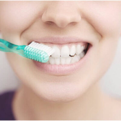 Главные ошибки при чистке зубов: как избежать их и сохранить улыбку здоровой