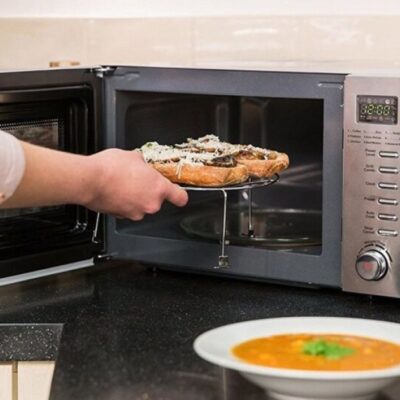 Лайфхак для дома: зачем оставлять дверцу микроволновки открытой и почему это важно знать каждой хозяйке