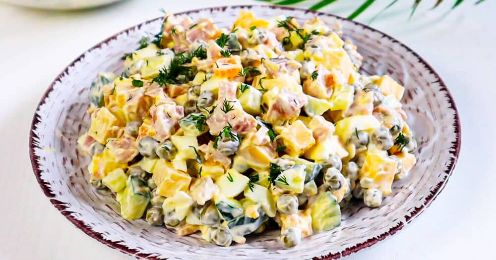 Быстрый и вкусный салат "Франковский": нежный вкус за 10 минут, похожий на Оливье