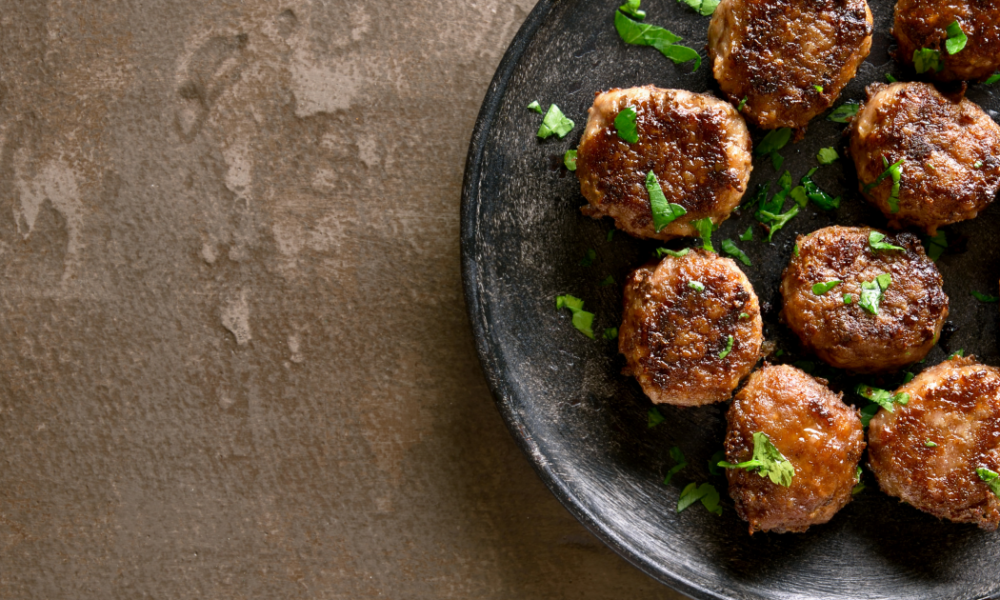 Секреты сочного фарша: чего избегать, чтобы котлеты не получились жесткими