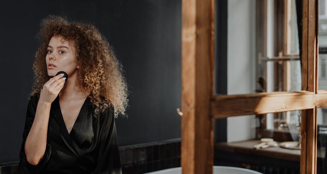 Секреты молодости: какие ингредиенты искать в антивозрастном креме