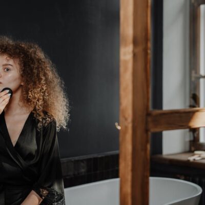 Секреты молодости: какие ингредиенты искать в антивозрастном креме