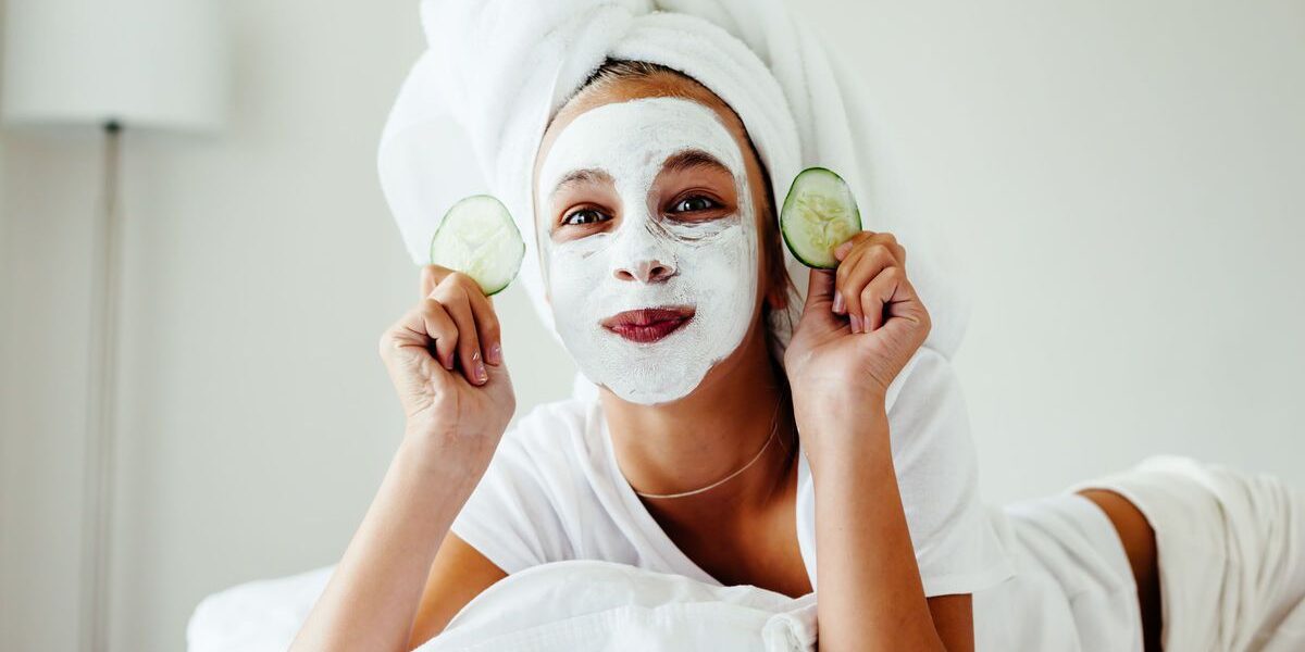 Секреты молодости: как замедлить старение кожи по методам звезд