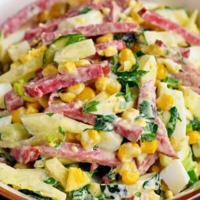 Готовим много и экономно: салат из доступных продуктов, которые всегда под рукой