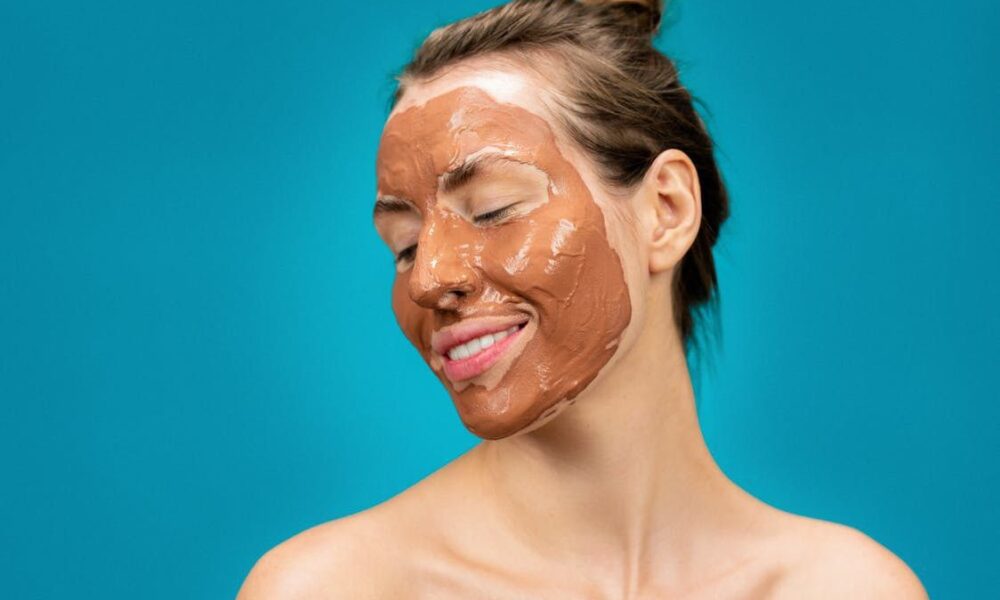 Омолаживающая маска для лица: секреты чистоты и свежести с дрожжами и перекисью