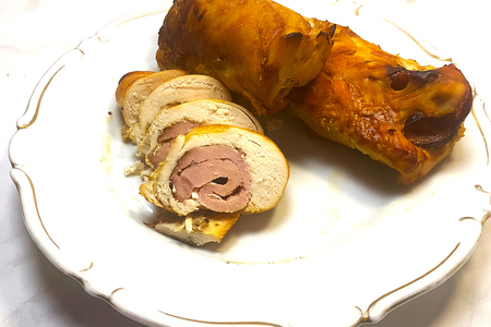 Нежные рулетики из курицы с ветчиной: простой рецепт для ужина