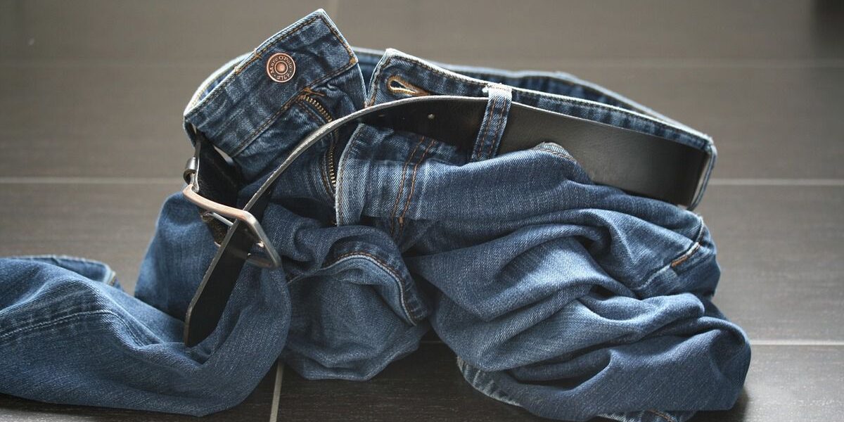 Как выбрать идеальные джинсы: модные ошибки и секреты безупречной посадки