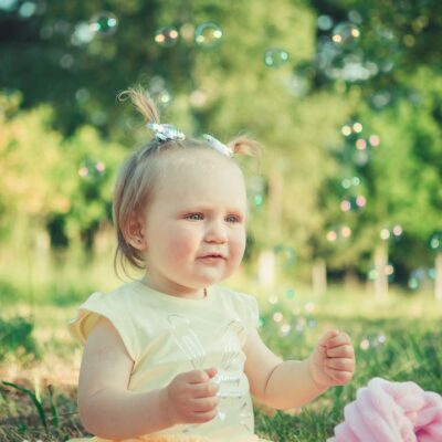 Летний отдых с детьми: как уберечь малыша от надоедливых насекомых