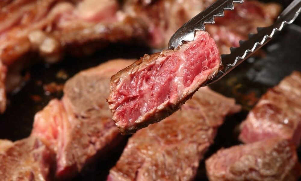 Секреты нежной говядины: 5 ингредиентов для идеального блюда