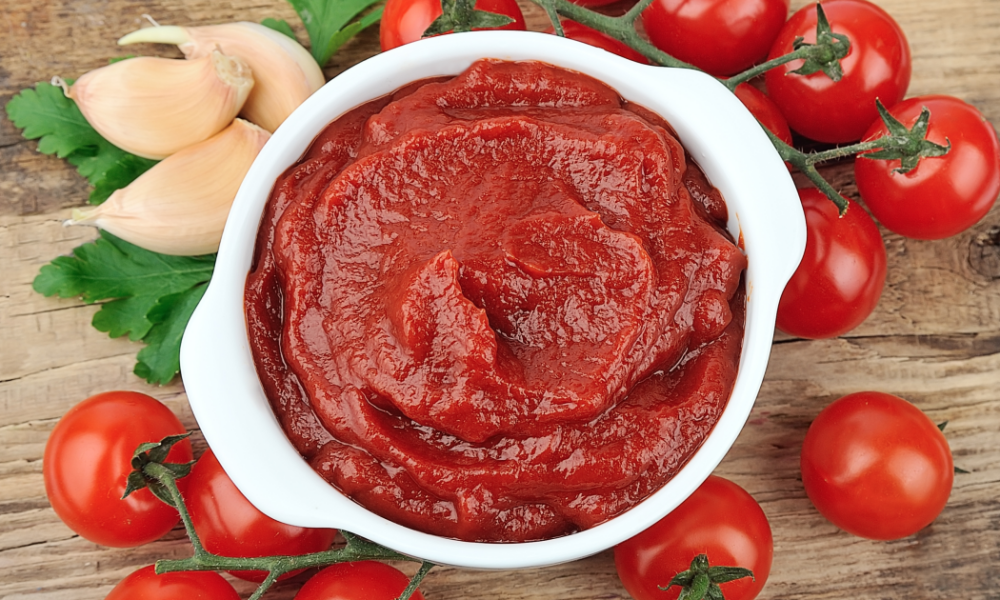 Секреты кулинарии: почему обжарка томатной пасты изменит вкус ваших блюд