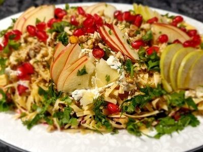 Осенние салаты: лучшие рецепты для вашего стола