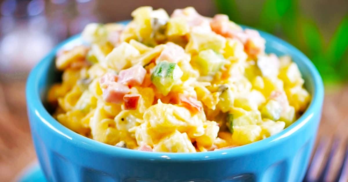 Секреты идеального салата: чего не стоит добавлять в "Оливье"