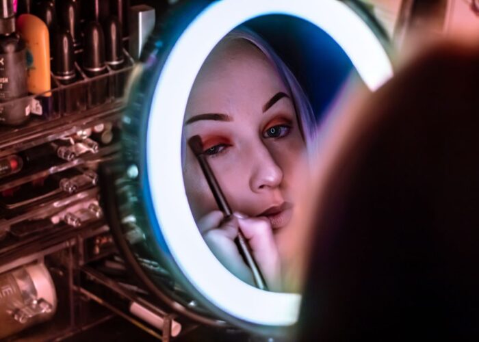 Секреты стойкого макияжа: как выглядеть безупречно всегда