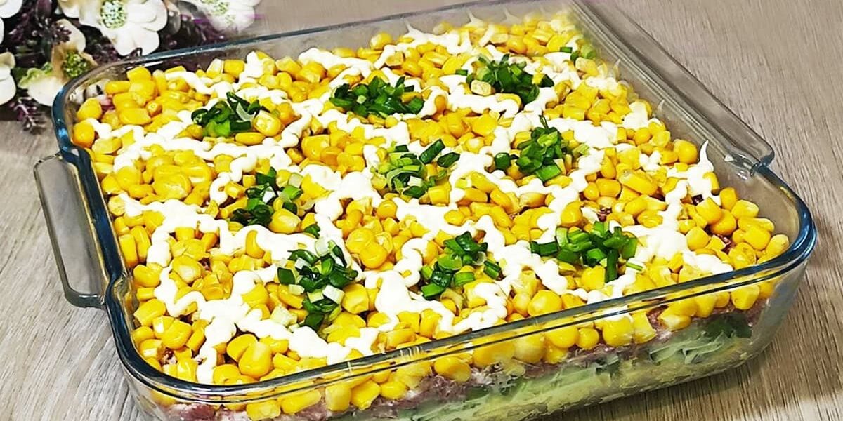 Салат "Люся": неожиданный хит, который покорил всех гостей