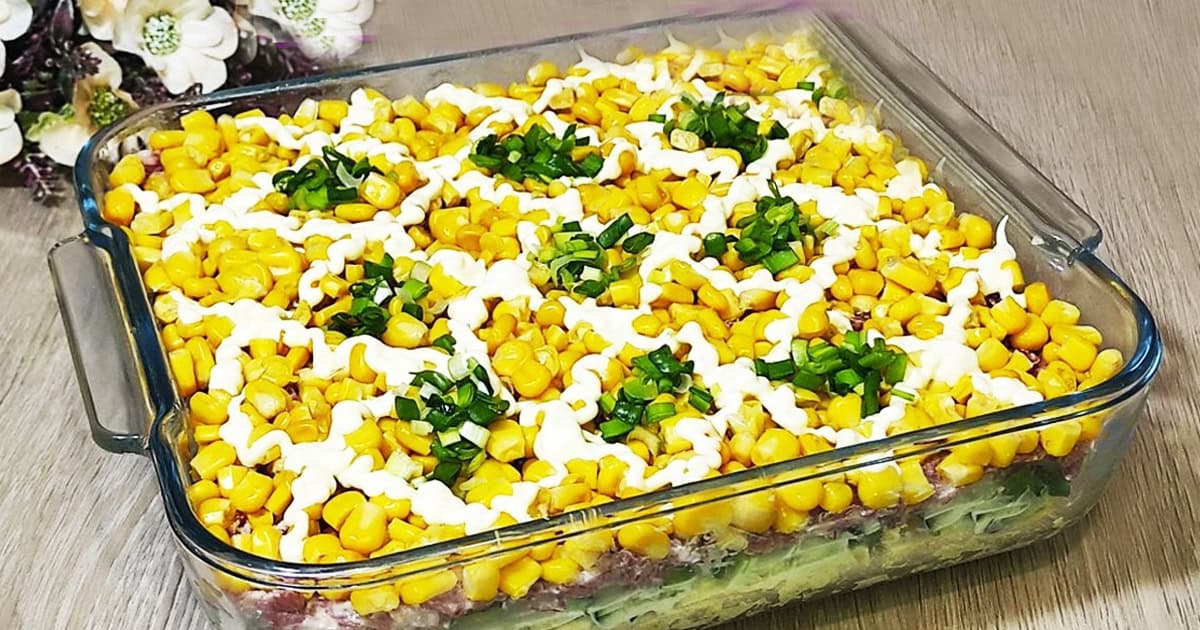 Салат "Люся": неожиданный хит, который покорил всех гостей