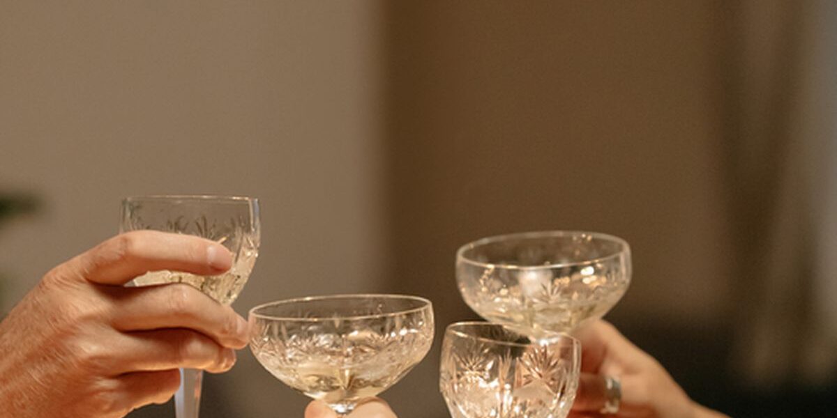 Как застолье сделать добрым: приметы и психология для женского счастья