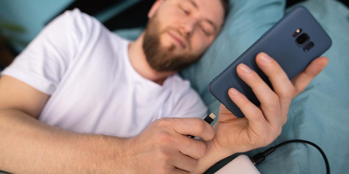 Влияние телефона на сон: как избежать проблем и улучшить отдых