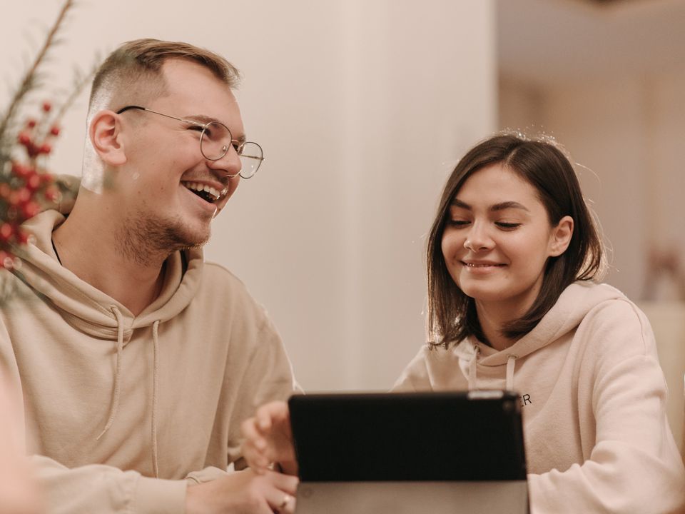 Как распознать манипуляции в отношениях: руководство для мужчин