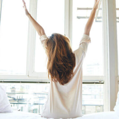 Как пробуждение в правильное время влияет на долголетие женщин