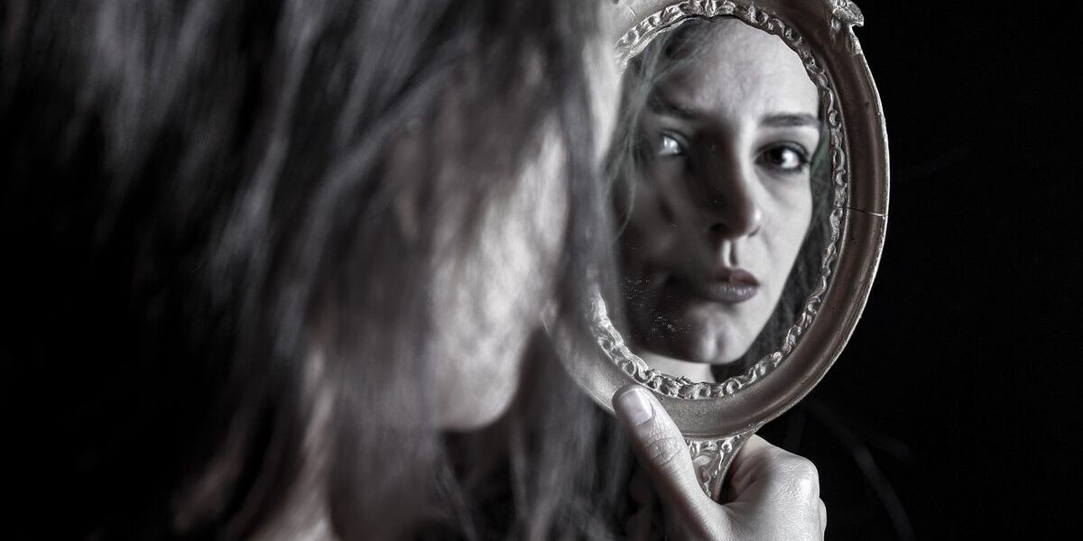 5 грубых ошибок в уходе за кожей, которые ускоряют старение и обвисание