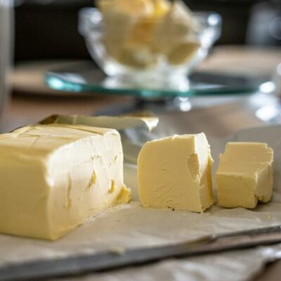 Как выбрать качественное сливочное масло: 4 секрета для вашей кухни